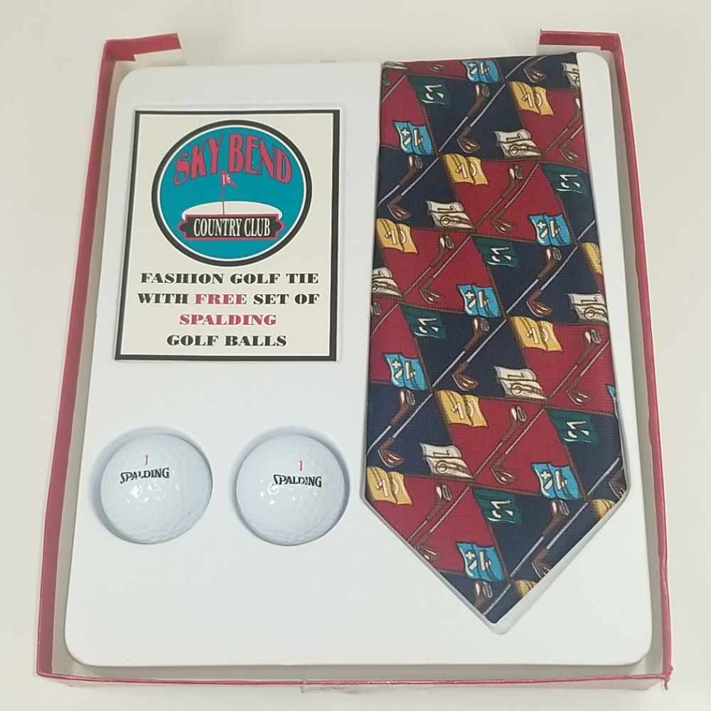 Sky Bend Country Club Fashion Tie & two Golf Balls